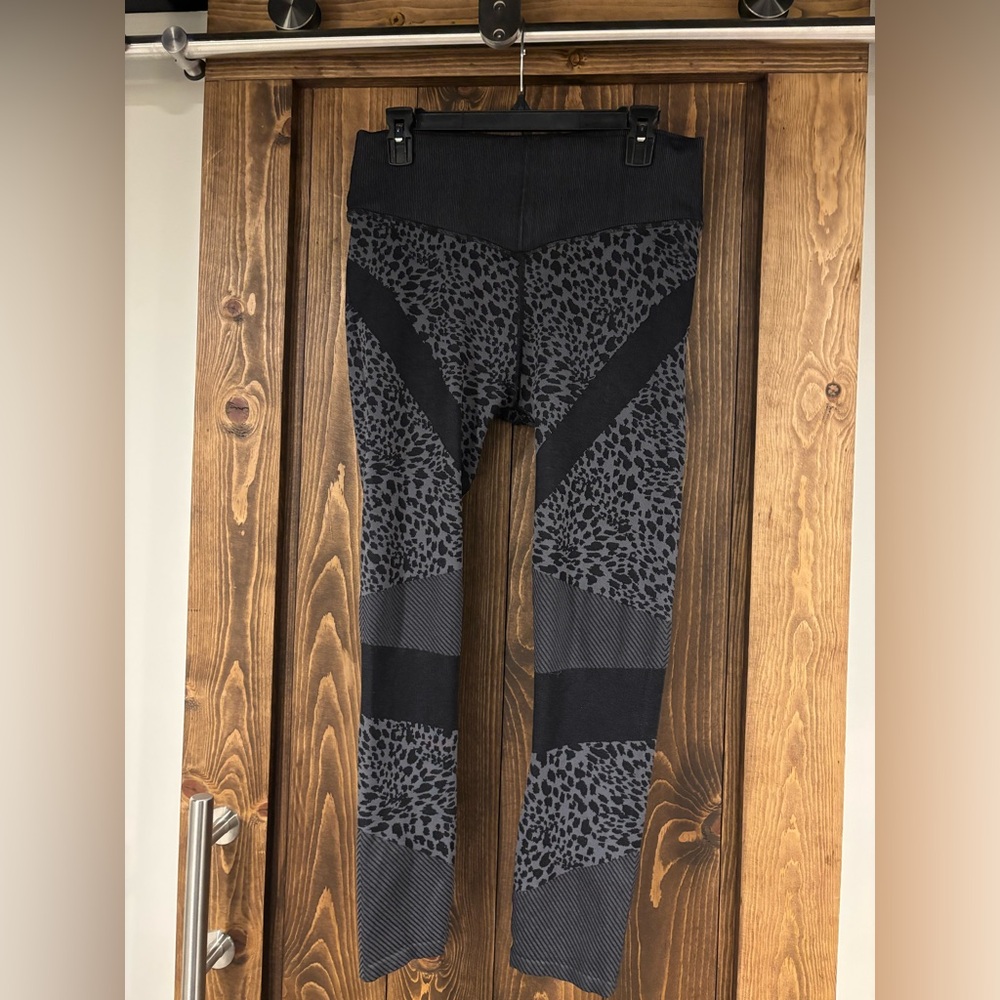 Good American Active Leopard Seamless 7/8 Leggings Black/Gray M/L